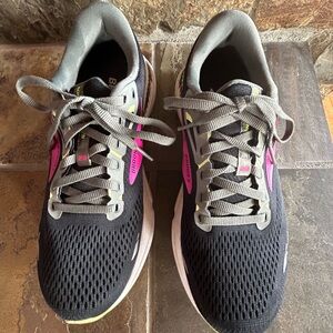 womens 8.5 wide, Brooks Adrenaline CTS